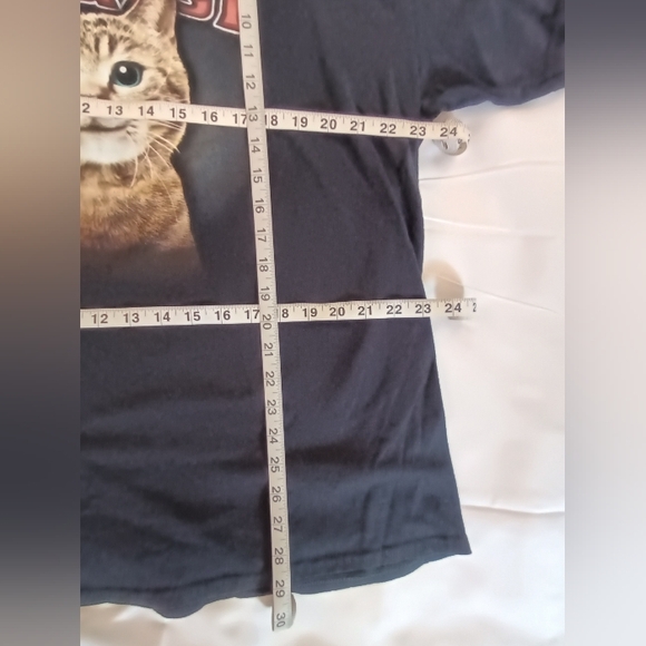 𝙀𝙐𝘾_𝑯𝒖𝒈 𝑫𝒆𝒂𝒍𝒆𝒓 𝑪𝒓𝒆𝒘𝒏𝒆𝒄𝒌 𝑺𝒉𝒊𝒓𝒕 - Picture 6 of 10